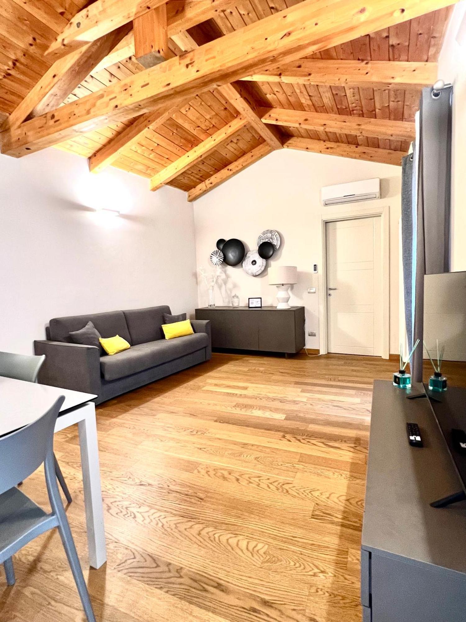 Comecasa Cavour Apartment Asti Exterior photo